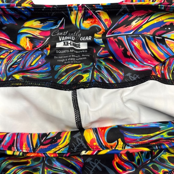 CVG Constantly Varied Gear Tropic Like It's Hot Capri Leggings - Picture 3 of 4